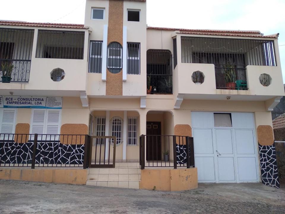 Hotel Pensao Domingas São Filipe Zewnętrze zdjęcie